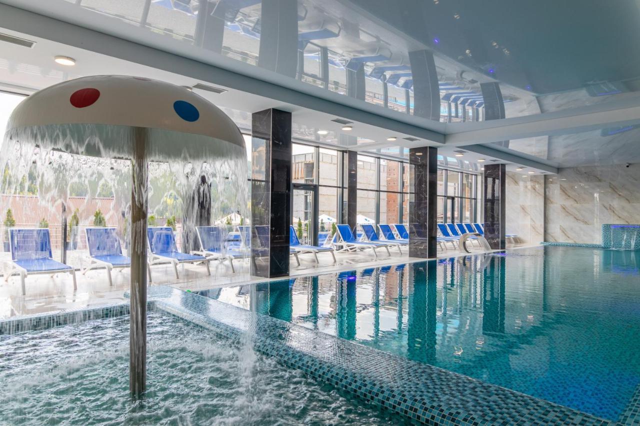 Elena Spa Resort Bukovel Luaran gambar